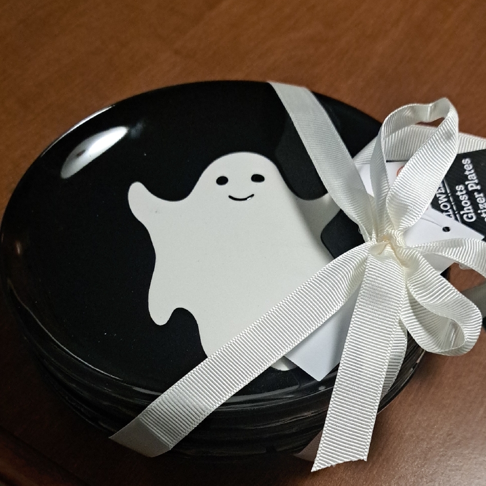 Ghost Design Black Plates 4 Set / BUNDLE ONLY 2 OR MORE ITEMS